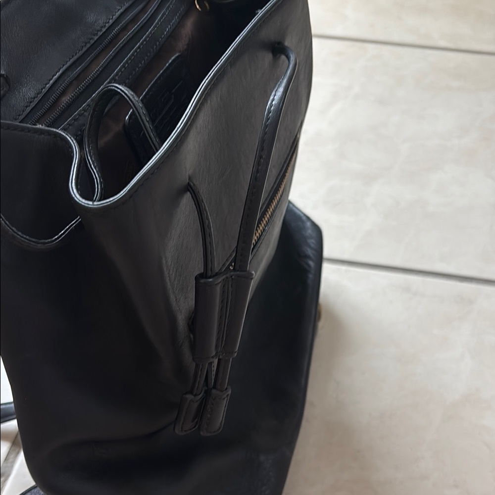 Vintage Coach90’s Black Leather Backpack with Gold Accents - Picture 8 of 9